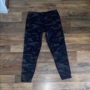 Sweaty Betty Women’s M Camo 7/8 Power Leggings